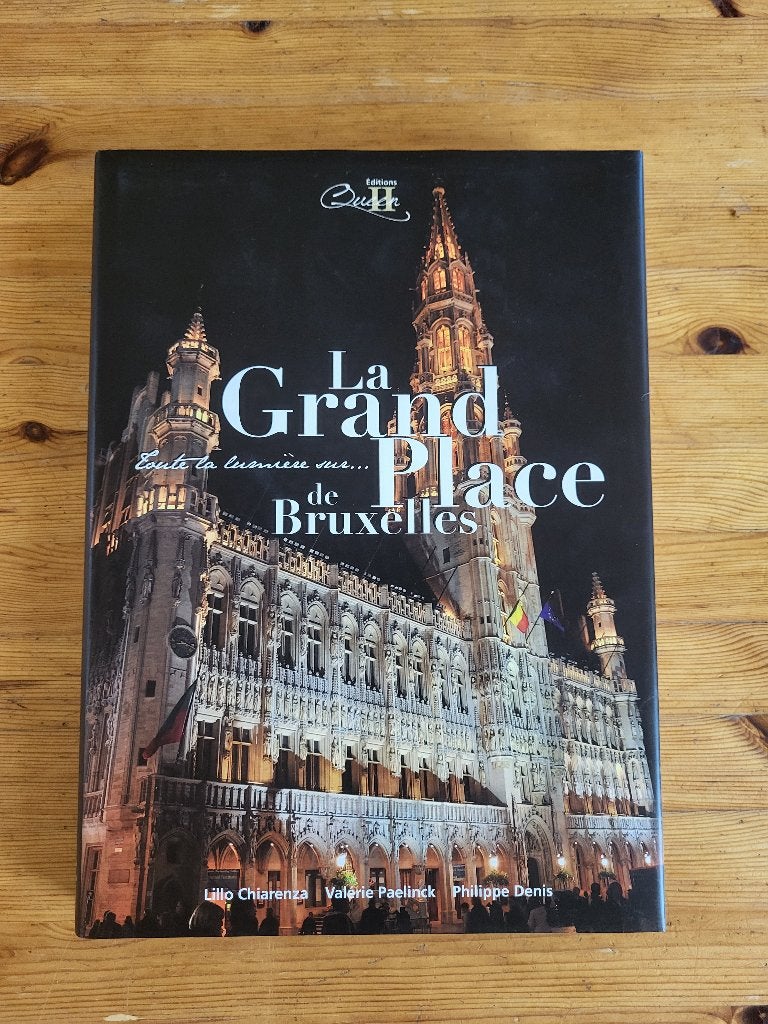 Ouvrage sur la Grand Place de Bruxelles, Boeken, Kunst en Cultuur | Architectuur, Zo goed als nieuw, Ophalen