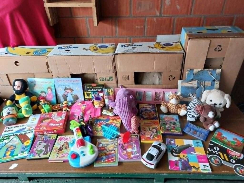 Rommelmarkters twee dozen vol voor 6€, Divers, Enlèvement
