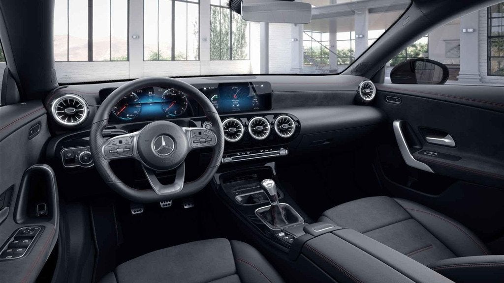 Mercedes-Benz CLA-Klasse 180 Coupé AMG Line | Panoramisch D, Auto's, Stof, Gebruikt, Euro 6, 4 cilinders