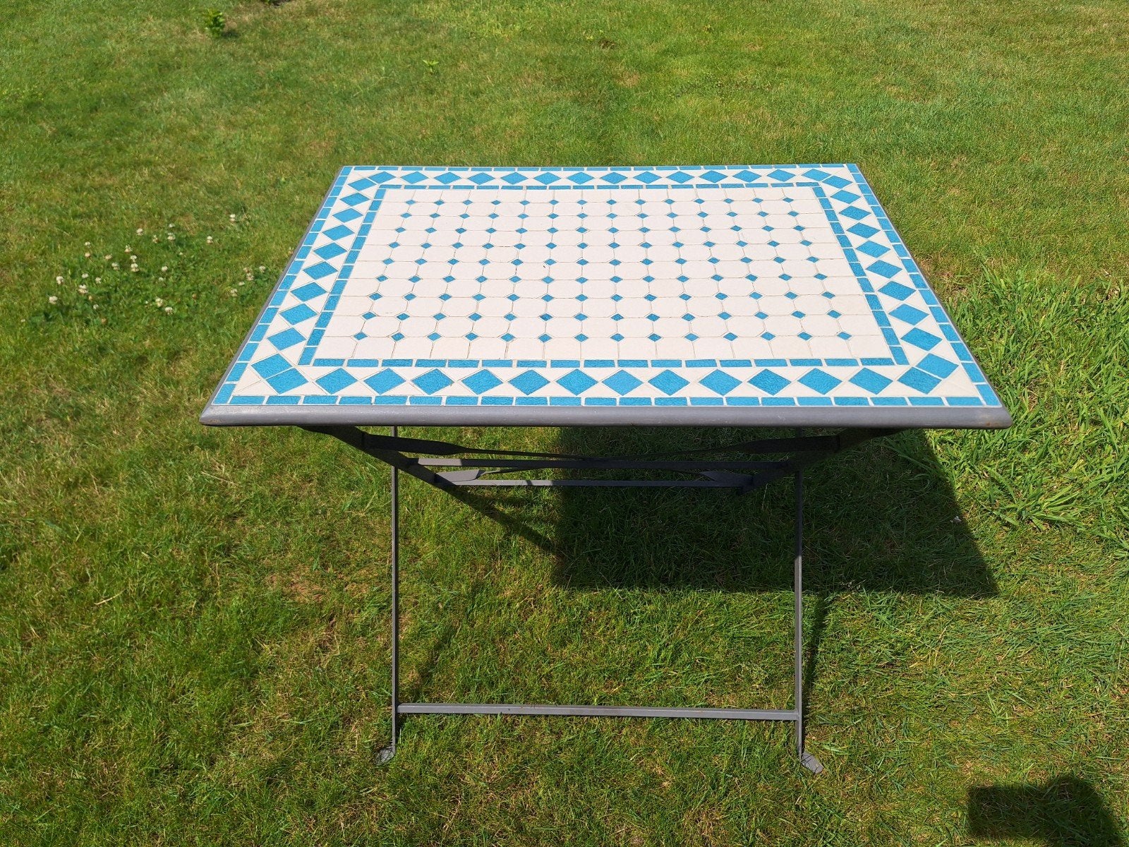 Tuintafeltje, Enlèvement