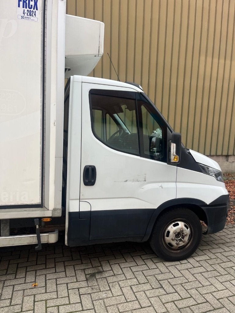 Iveco 35c13 koelwagen, Auto's, Voorwielaandrijving, Stof, Zwart, 4 cilinders