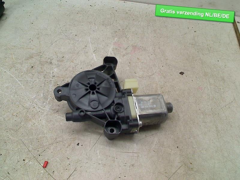 MOTEUR LEVE VITRE ELECTRIQUE ARRIÈRE GAUCHE (5Q0959801), Arrière, Auto-Union-Straße  1,
85057  Ingolstadt, DE, Info@audi.de, Audi