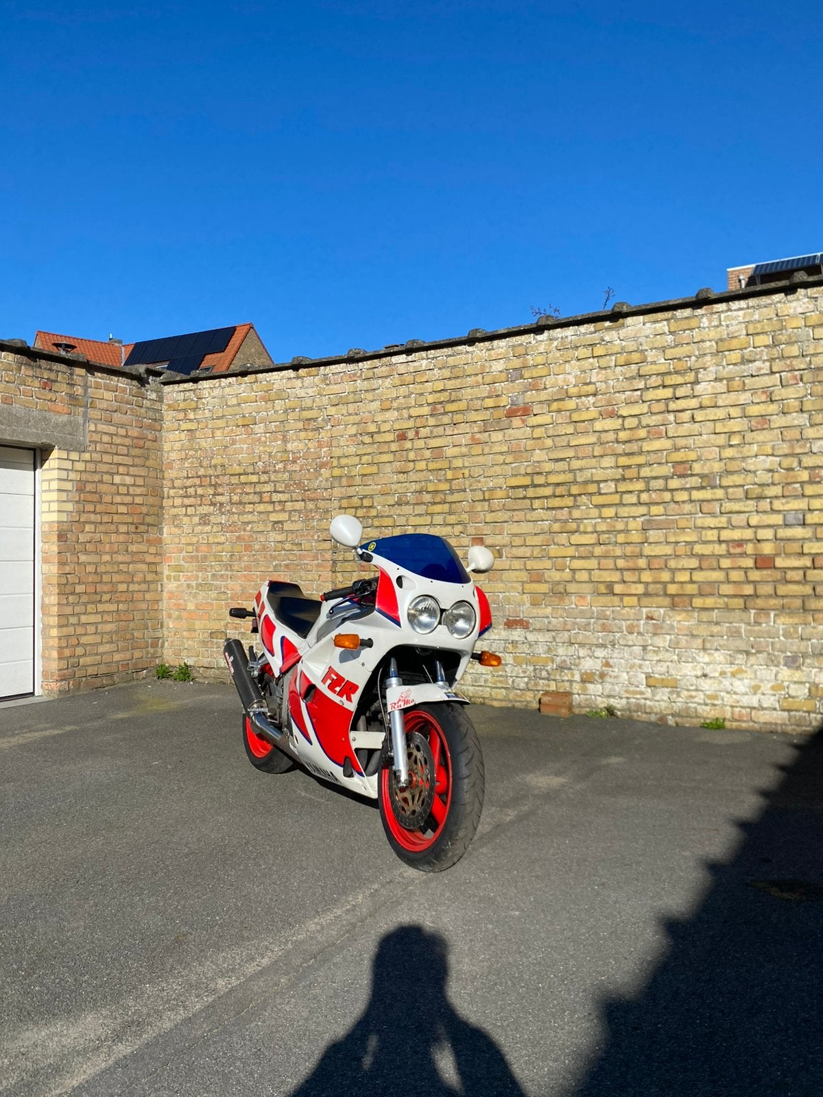 Yamaha FZR1000, Particulier