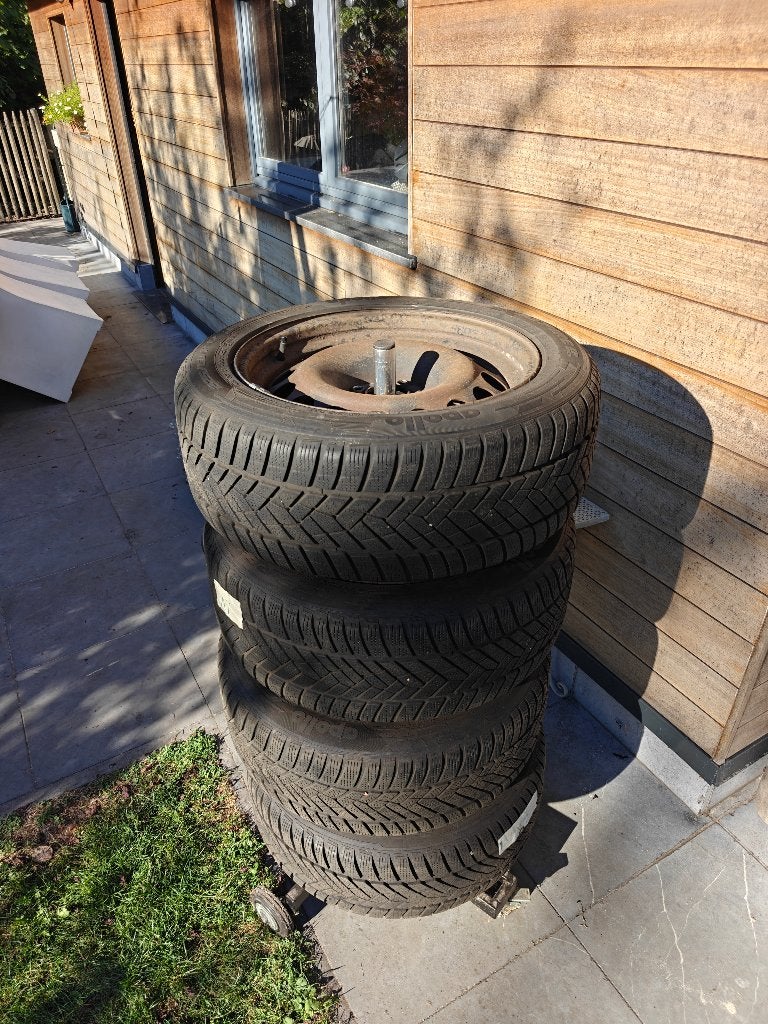 Winterbanden op velg 255/50-17, Auto-onderdelen, Ophalen, Gebruikt, Banden en Velgen, 17 inch