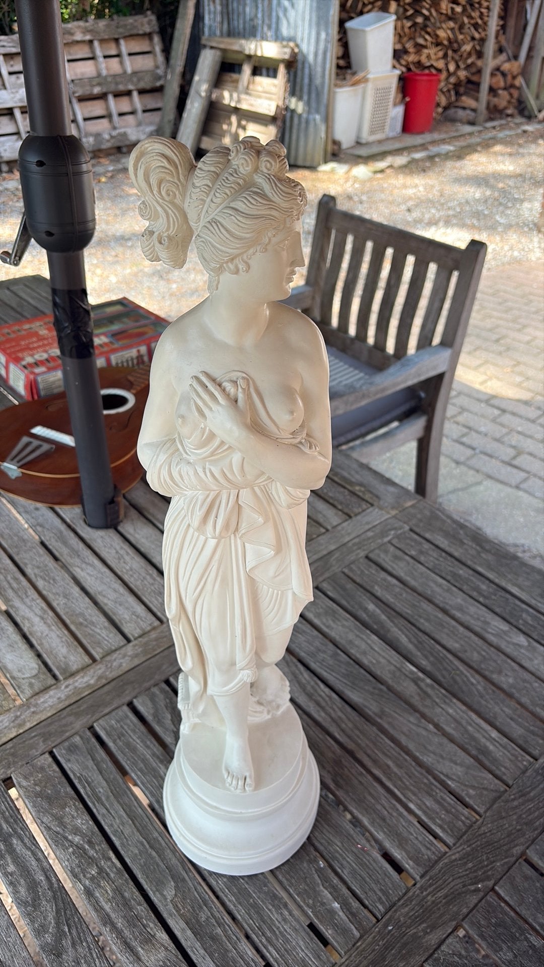 Klassiek Standbeeld Venus van Medici, Ophalen