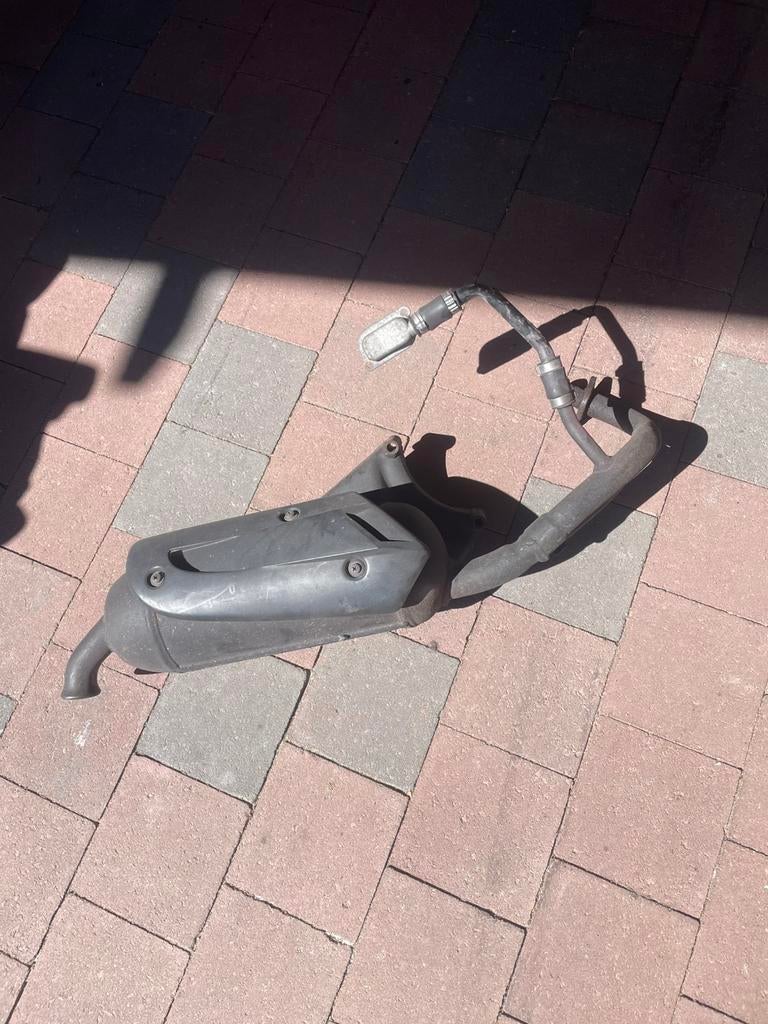 Originele uitlaat piaggio / gilera 2 takt, Fietsen en Brommers, Ophalen of Verzenden, Gebruikt, Uitlaat, Piaggio