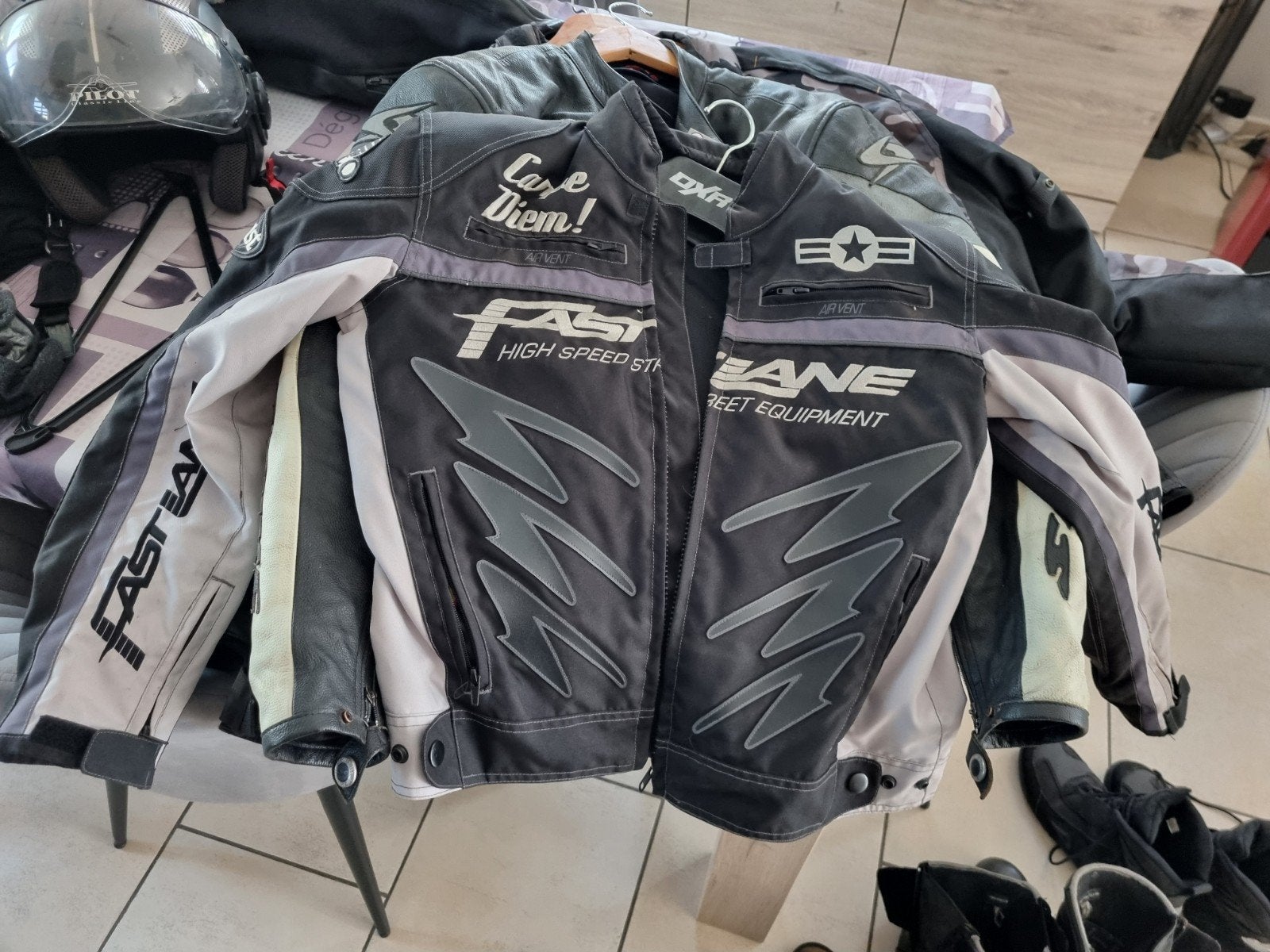 veste moto fastlane, Enlèvement