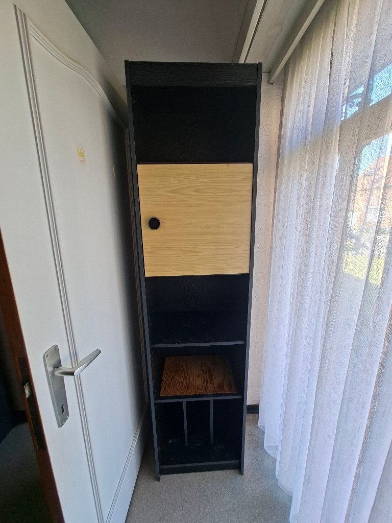 Smalle hoge kast, Huis en Inrichting, Kasten | Overige, Ophalen, Gebruikt
