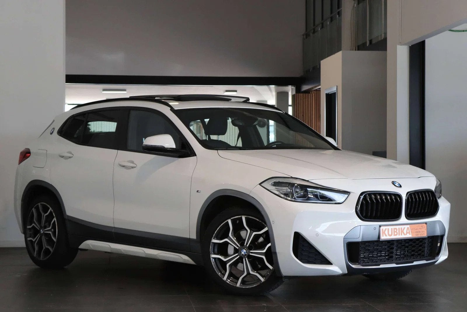 BMW X2 X2 1.5iA sDrive18 OPF M-Pack Pano CruiseC Garantie*, Euro 6, Entreprise, 1505 kg, 5 portes