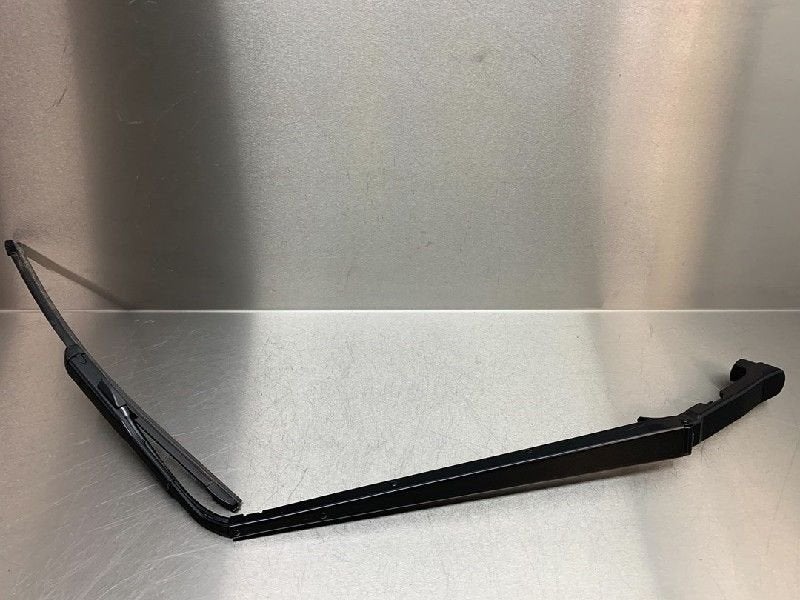 RUITENWISSERARM VOOR Subaru XV (GT / GX) (01-2017/-), Gebruikt, Subaru