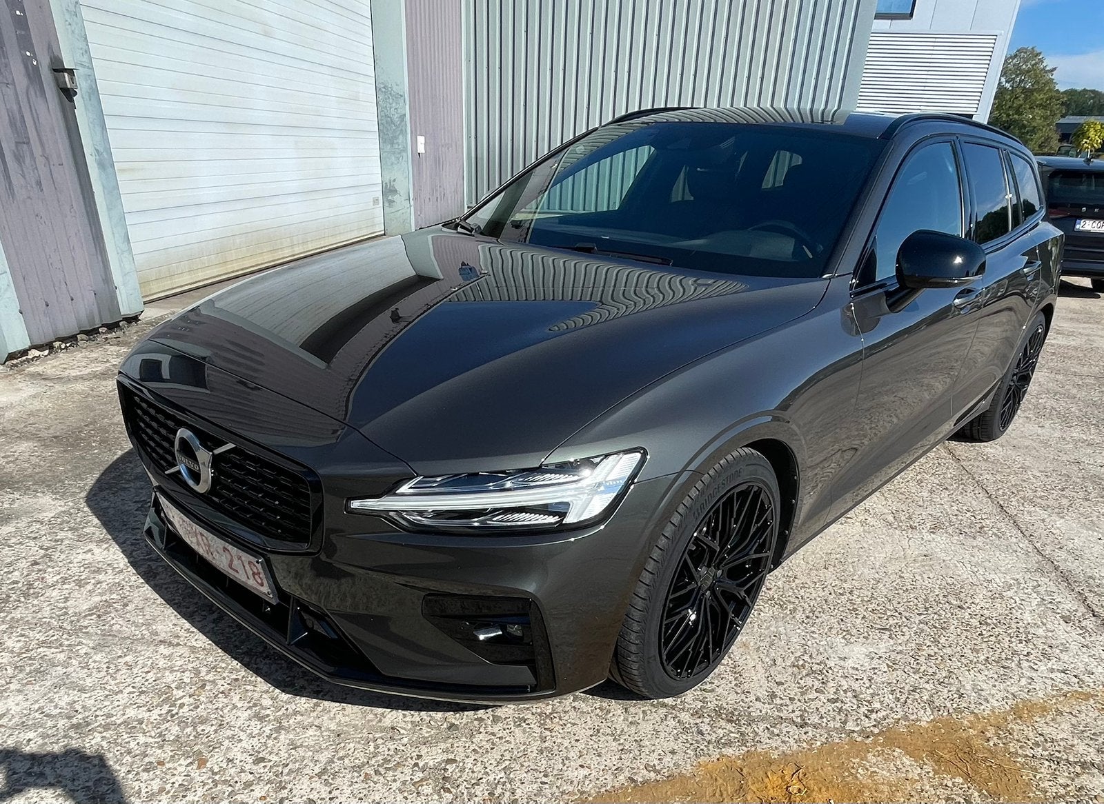 Te koop volvo  v60  D3. R - DESIGN, Auto's, 1800 kg, 4 cilinders, 1969 cc, Leder en Stof