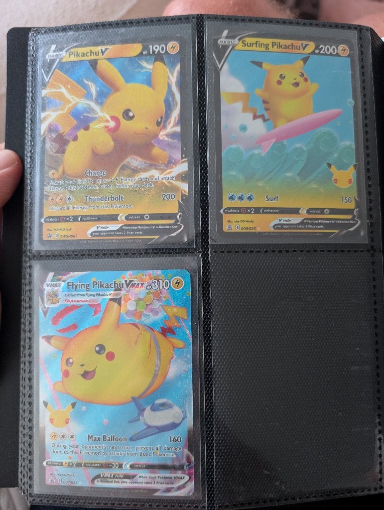 Pokémon Flying Pikachu V + VMAX Celebrations, Enlèvement ou Envoi, Comme neuf, Cartes en vrac