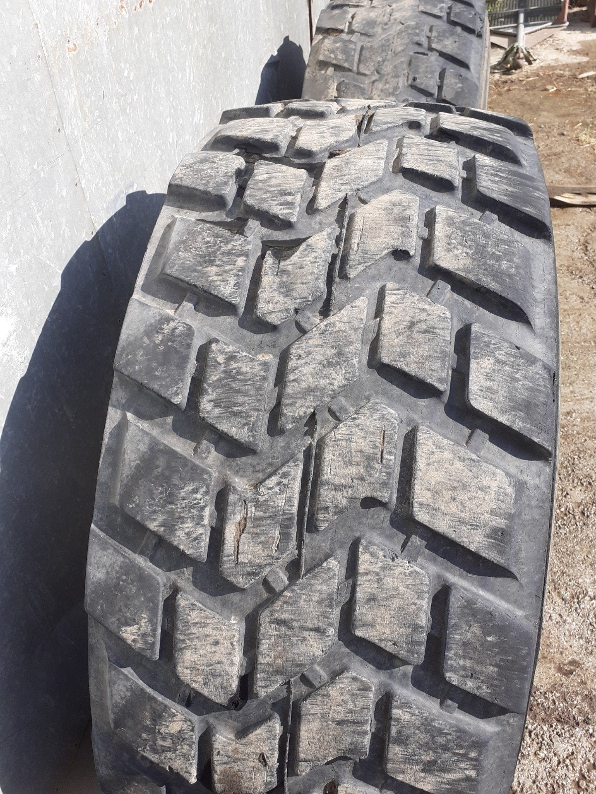 Lot de roues benne  Goodyear 50 X 20.0 R 22, Articles professionnels, Enlèvement