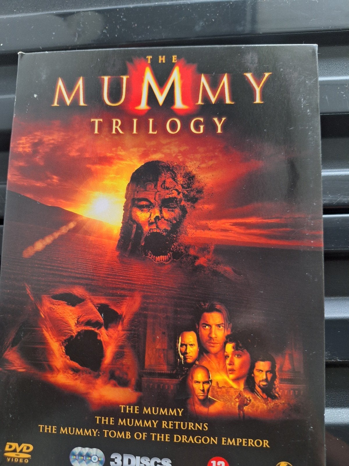 DVD TRILOGIE, Enlèvement