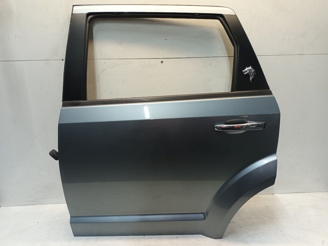 Portier links achter Dodge Journey, Onderdelen@venauto.nl, Van der Ven Autorecycling B.V., Gebruikt, Ettenseweg 76, 4706 PB Roosendaal, The Netherlands