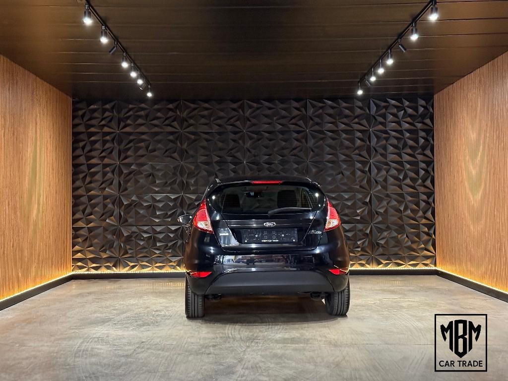✅ Ford Fiesta 1.5 TDCi GARANTIE Airco Bluetooth Isofix 1.Eig, Auto's, Voorwielaandrijving, Euro 5, Zwart, 4 cilinders