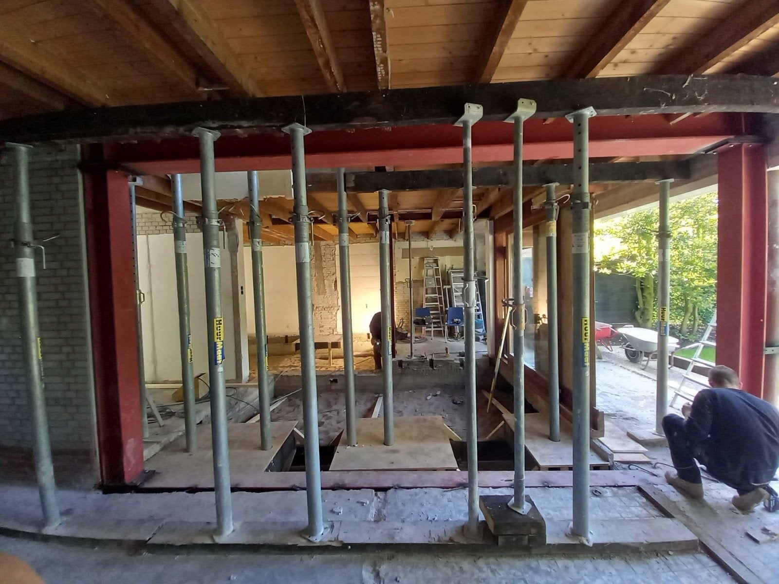 Bouw-, Renovatie- en Afbraakwerken,poutrel steken.
Bent u op, Enlèvement ou Envoi