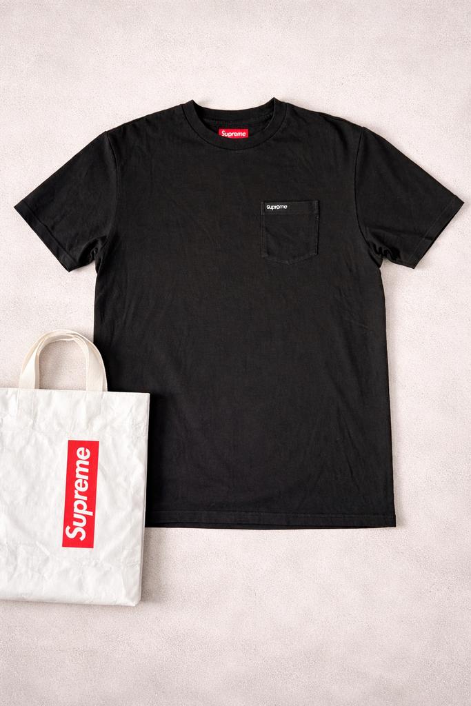 Supreme Pocket T-Shirt | Zwart | Maat L | Authentiek, Kleding | Heren, T-shirts, Verzenden, Zo goed als nieuw, Maat 52/54 (L)