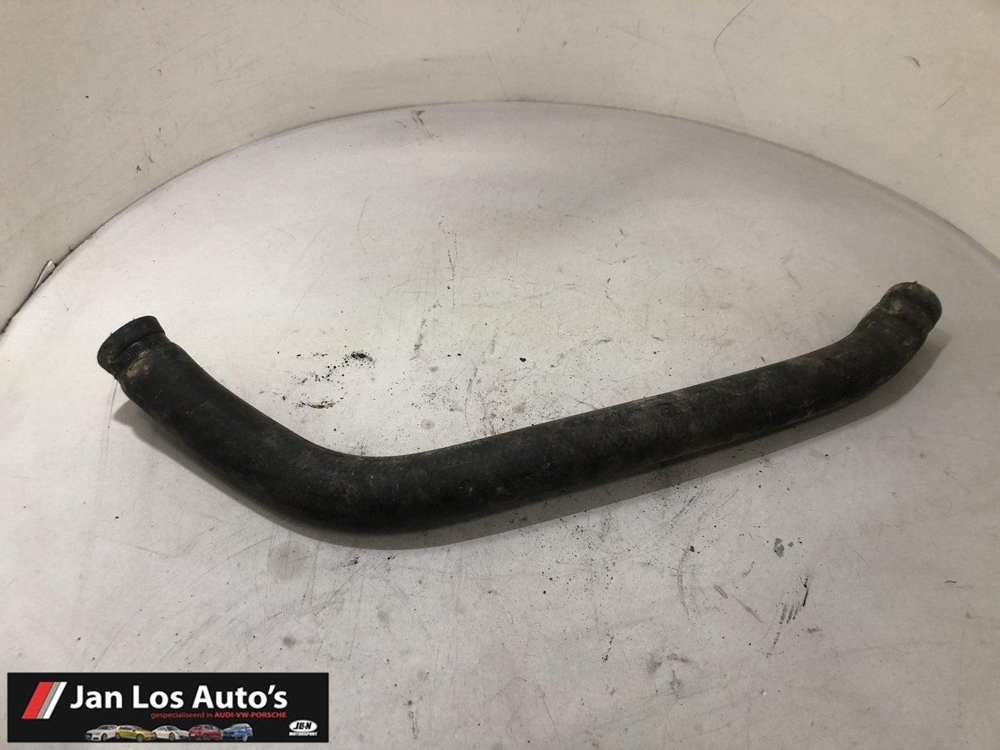 Audi 80 B2 Radiateurslang 811 121 101 f, -, Audi, Utilisé, -