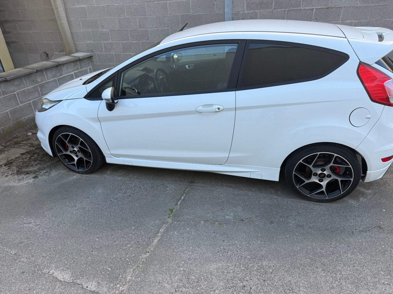 FORD FIESTA ST met KEURING VERKOOP, Autos, Particulier, 134 kW, Blanc, Essence