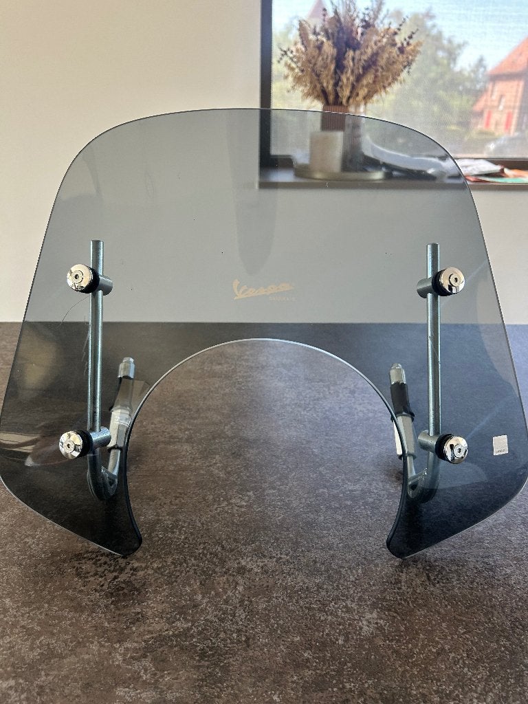 Vespa windscherm smoked laag, Fietsen en Brommers, Brommeronderdelen | Scooters, Ophalen, Zo goed als nieuw, Vespa