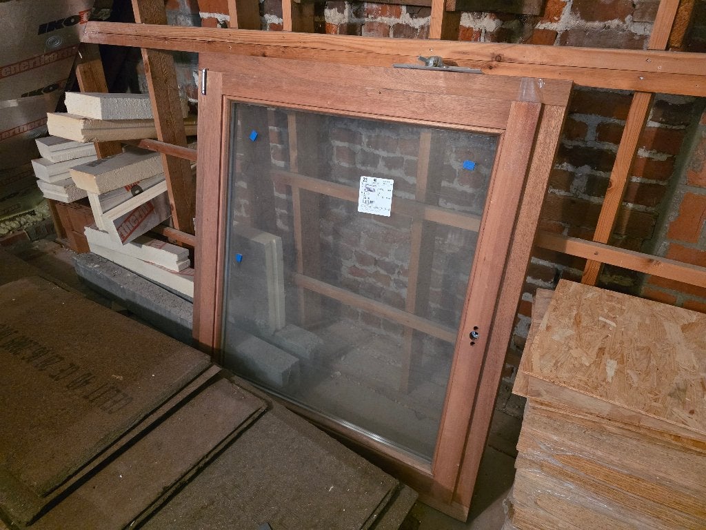 Fenêtre oscillo-battante en bois dur, Bricolage & Construction, Vitres, Châssis & Fenêtres, Enlèvement, Neuf, Fenêtre de façade ou Vitre