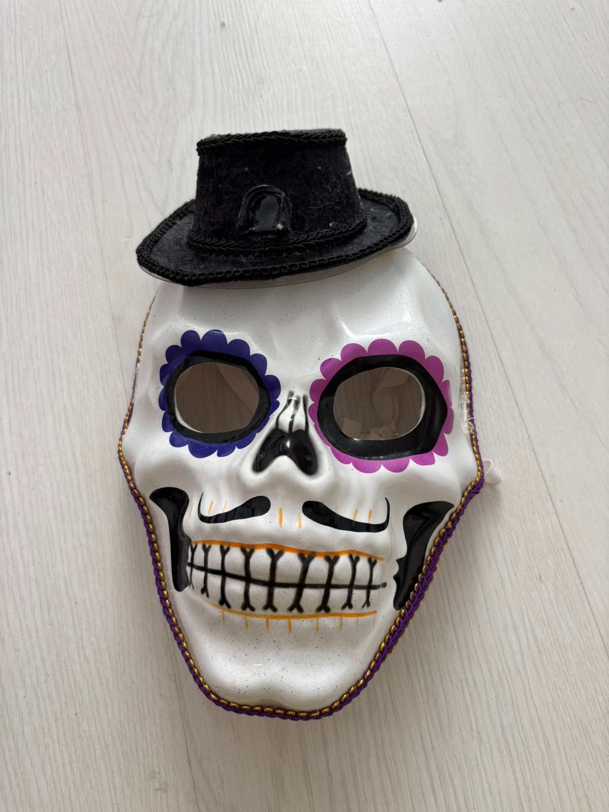 Masque décoratif, Enlèvement, Utilisé, Accessoires