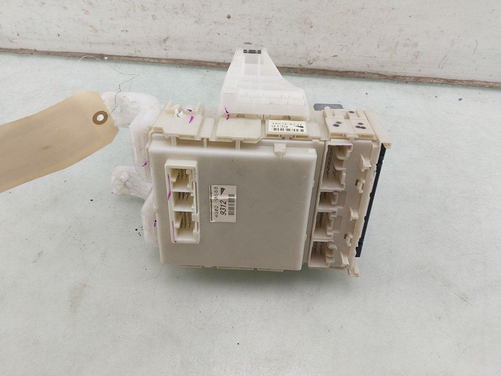 ZEKERINGKAST Toyota Prius (NHW20) (|405260231|8273047190|), Gebruikt, Kundenbetreuung@toyota.de, Toyota, Toyota-Allee 2
50858  Köln, DE