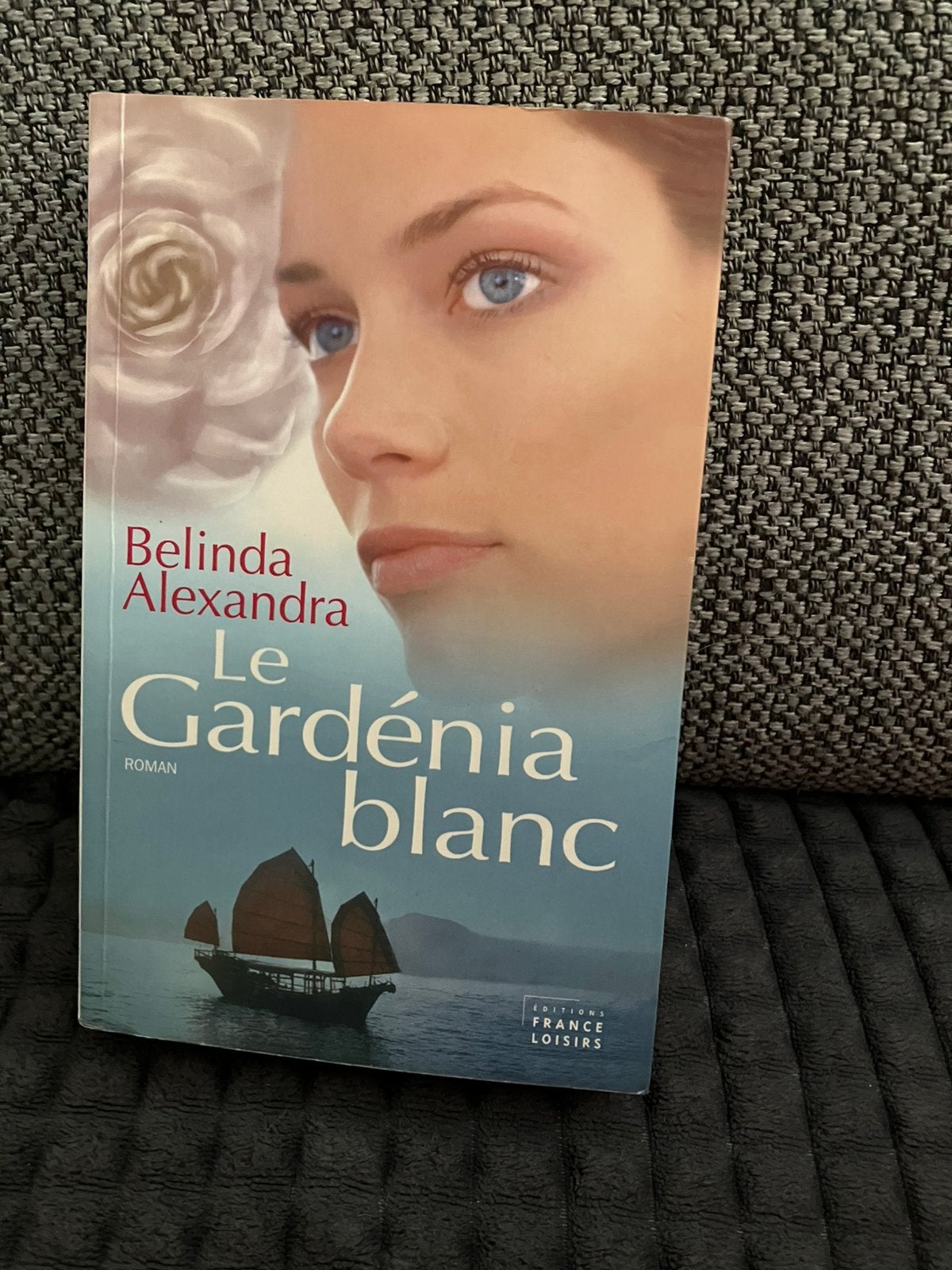 Roman Le Gardenia blanc de Belinda Alexandra, Enlèvement ou Envoi, Comme neuf