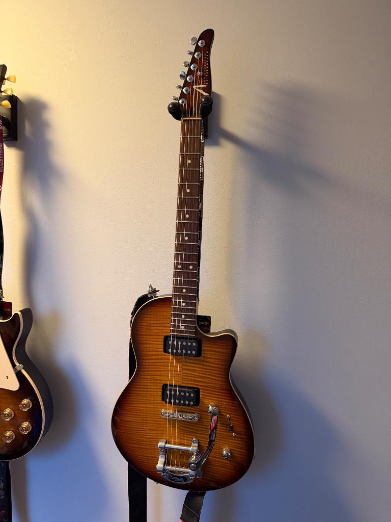 Tom anderson single cut, Musique & Instruments, Instruments à corde | Guitares | Électriques, Utilisé, Solid body, Autres marques