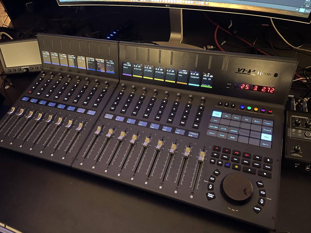 Icon V1-M en V1-X combo, Muziek en Instrumenten, Ophalen of Verzenden, Zo goed als nieuw, 20 kanalen of meer