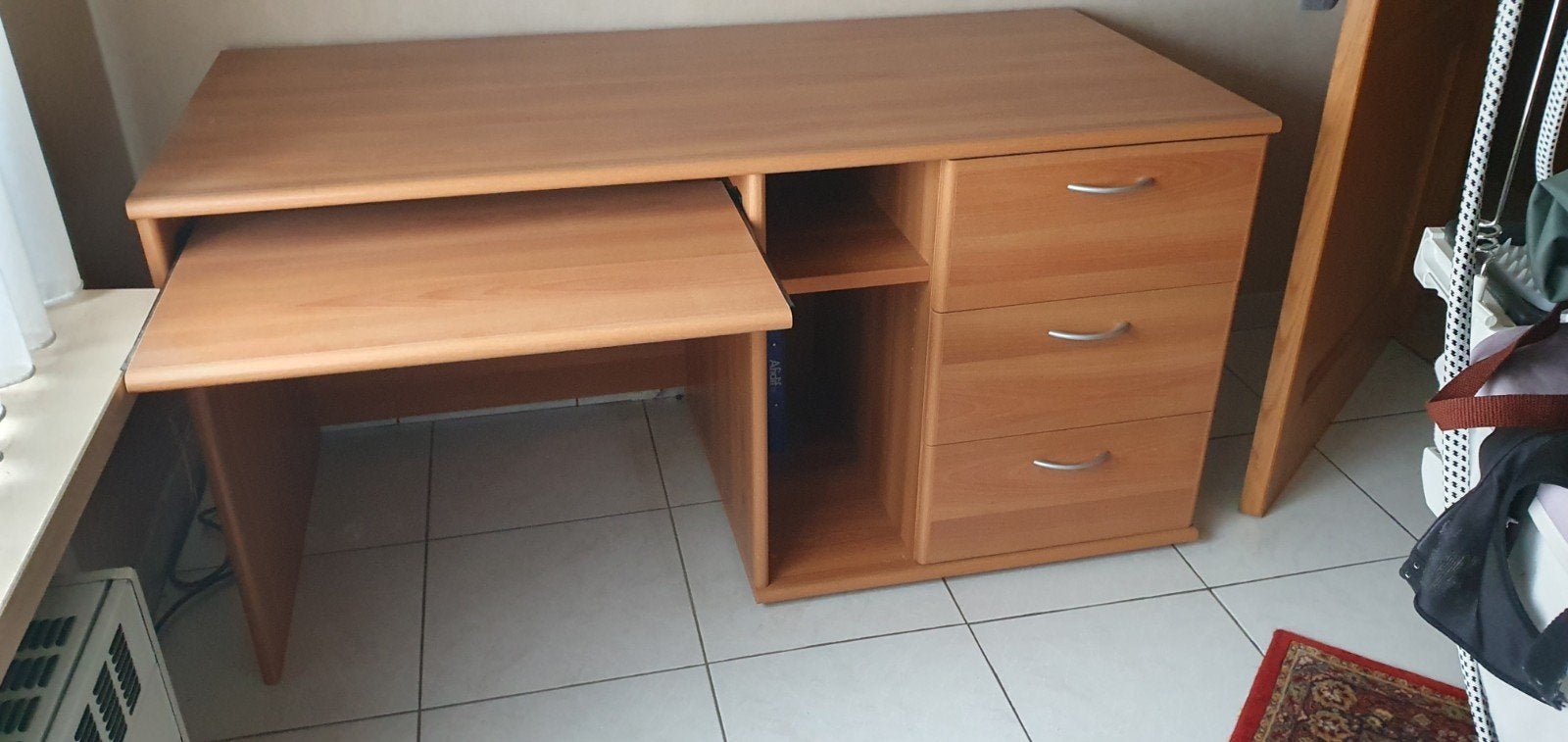 Bureau  lengte 140m brete 70, Huis en Inrichting, Bureaus, Ophalen