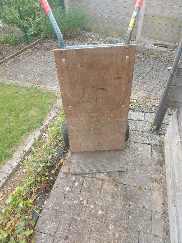 Chariot à main (diable), Enlèvement ou Envoi, Utilisé