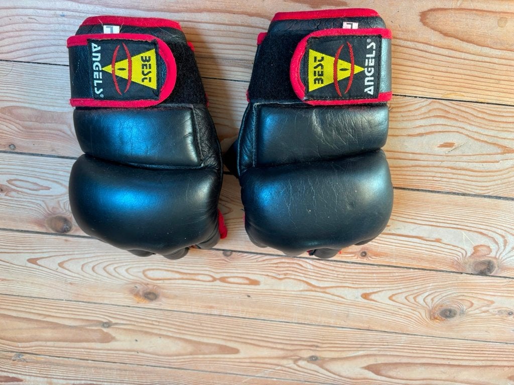 Best Angels Thai Boxing gloves, Sport en Fitness, Ophalen, Gebruikt, Bokshandschoenen