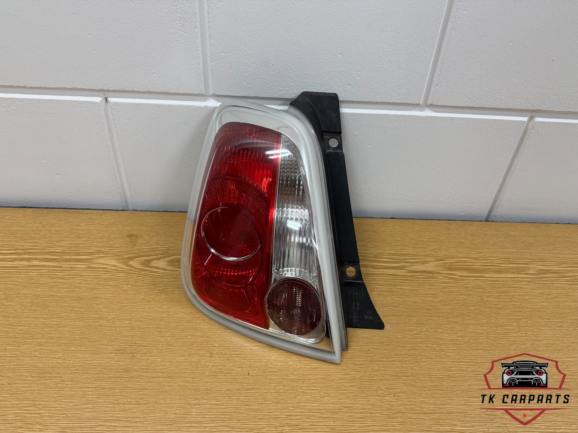 Feu arri re gauche d'origine Fiat 500, Stellantis Europe S.p.A., Info@stellantis.com, Utilisé, Corso Giovanni Agnelli 200
10135  Turin, IT