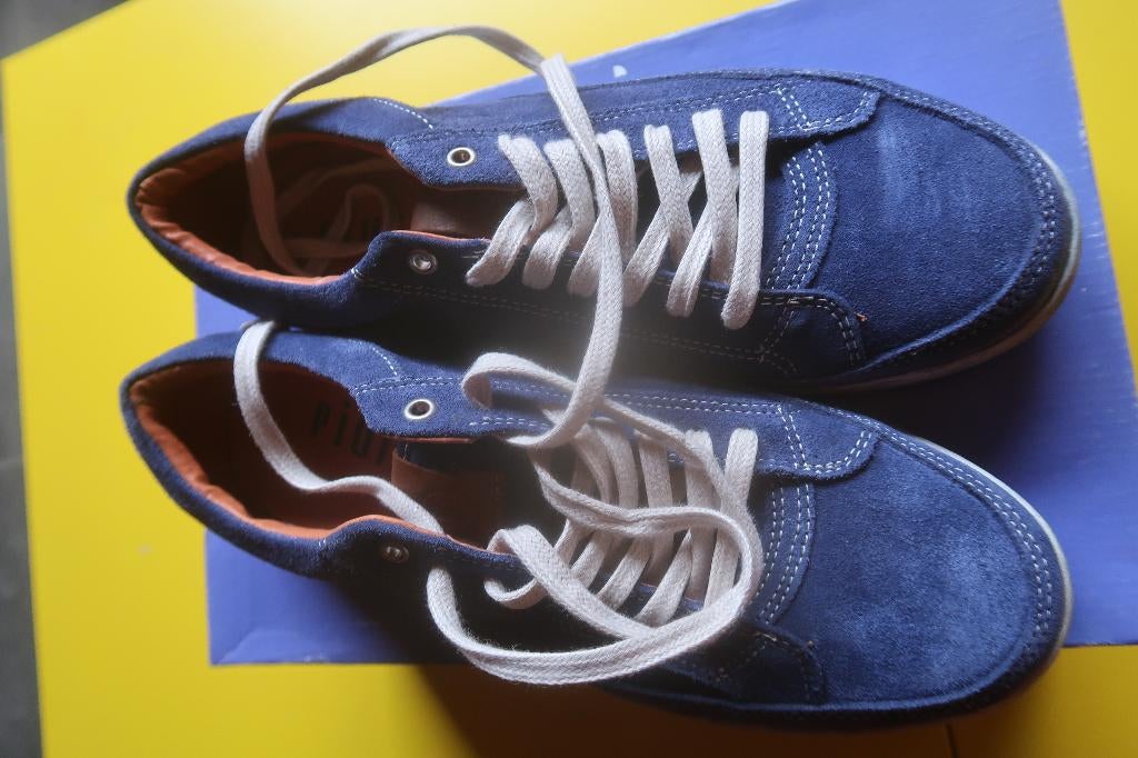 chaussures taille 41 neuves dans leur boîte, Neuf, Enlèvement ou Envoi, Bleu, Piure