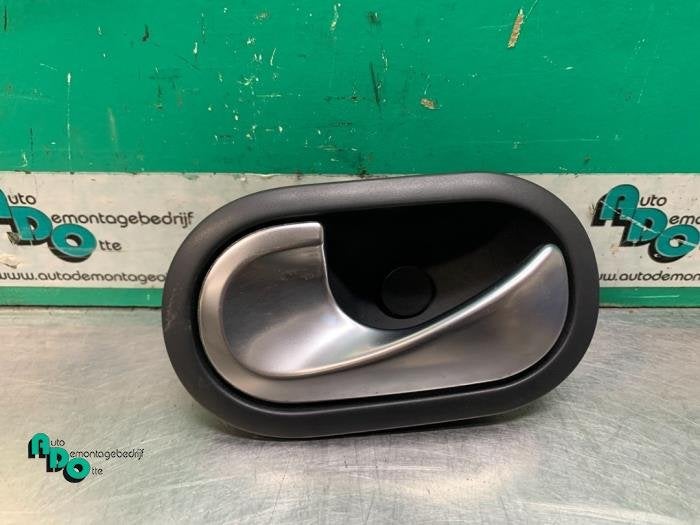 Poignée portière 2portes gauche d'un Renault Megane (Megan, Renault, -, 3 mois de garantie, Utilisé
