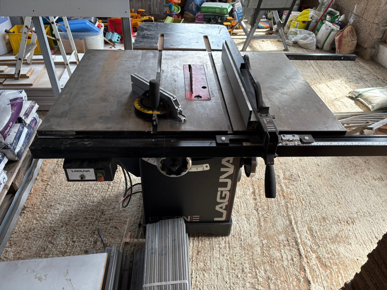 Scie sur table Laguna Fusion 3 de 2021, Enlèvement