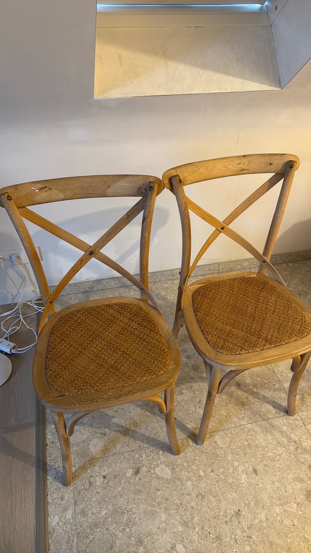 Nieuwstaat, rotan eiken stoel, Enlèvement, Comme neuf