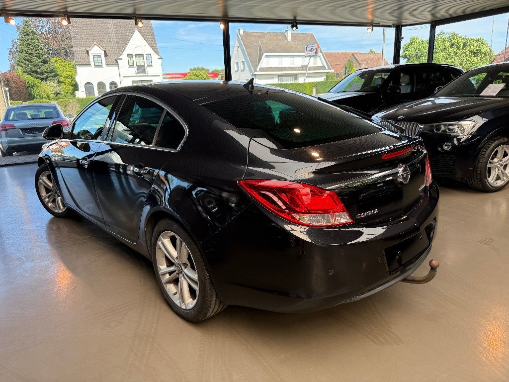 2013 OPEL INSIGNIA 2.0 CDTi SPORT *NAVI*LEDER*TREKHAAK, Auto's, Voorwielaandrijving, 1733 kg, 1956 cc, Zwart