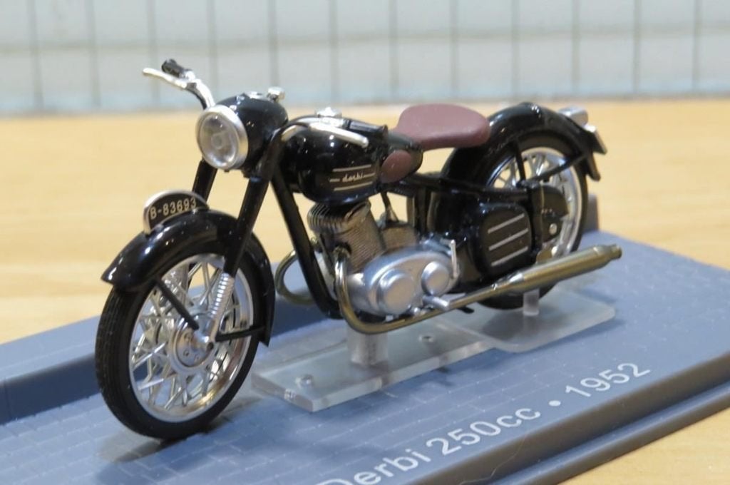 Derbi 250 1952 1:24, Hobby & Loisirs créatifs, Voitures miniatures | 1:24, Enlèvement ou Envoi, Neuf, Moteur, Autres marques