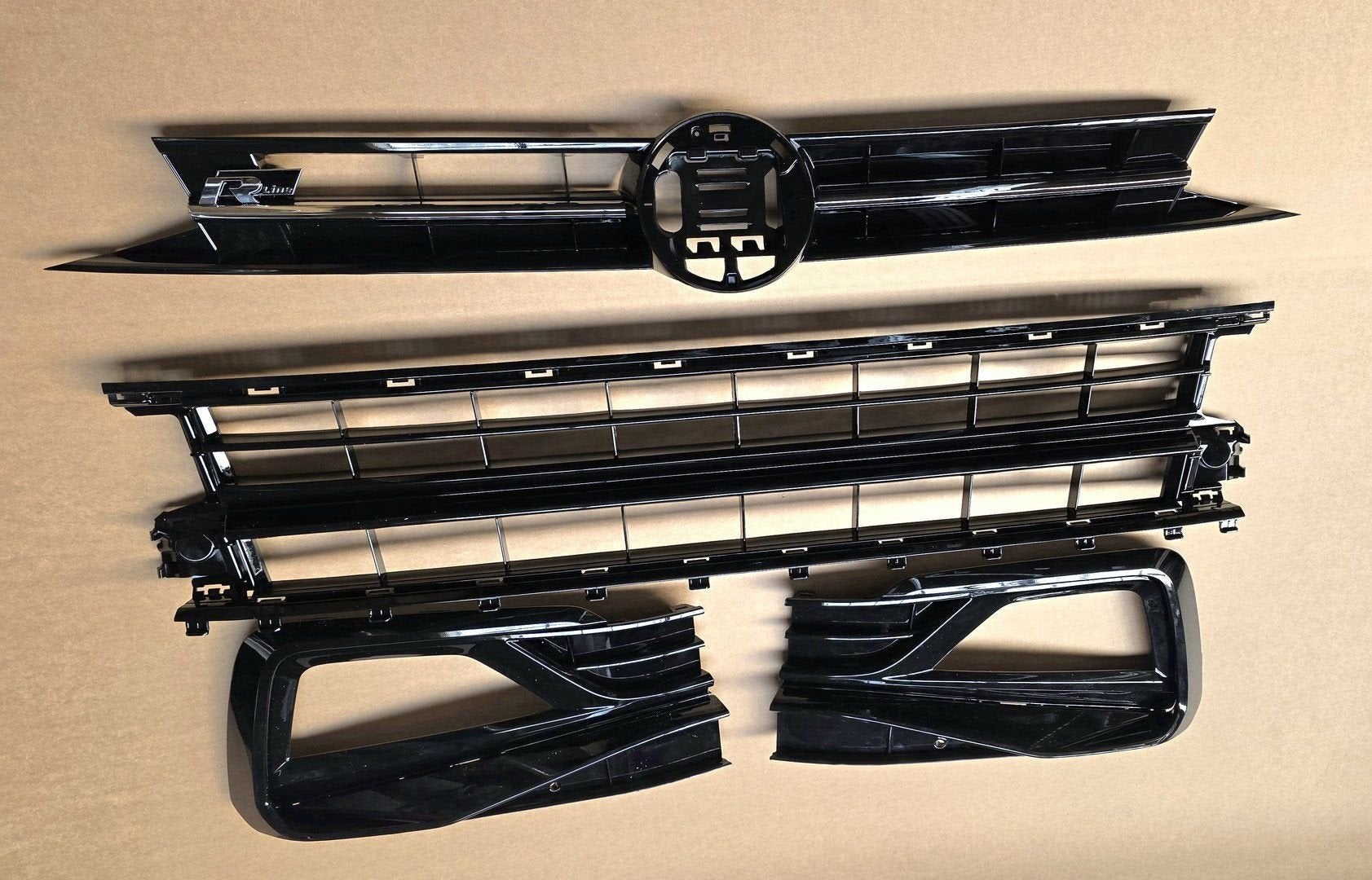 Bumper Roosters Set Grille VW POLO 2G R-LINE NIEUW bj.2017-, Auto-onderdelen, Carrosserie, Bumper, Voor, Nieuw, Herkomst onderdeel bekend