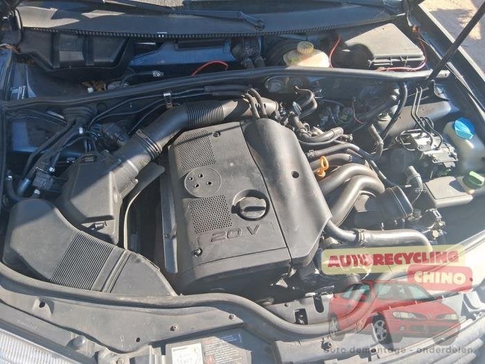 Motor van een Volkswagen Passat, Gebruikt, -, Volkswagen, -
