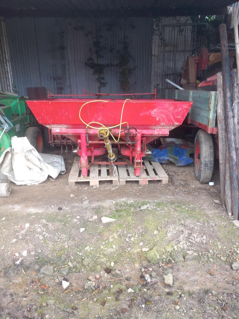 A vendre Épandeur d'engrais à 27 m  lely centerliener, Articles professionnels, Enlèvement, Protection des cultures et Fertilisation