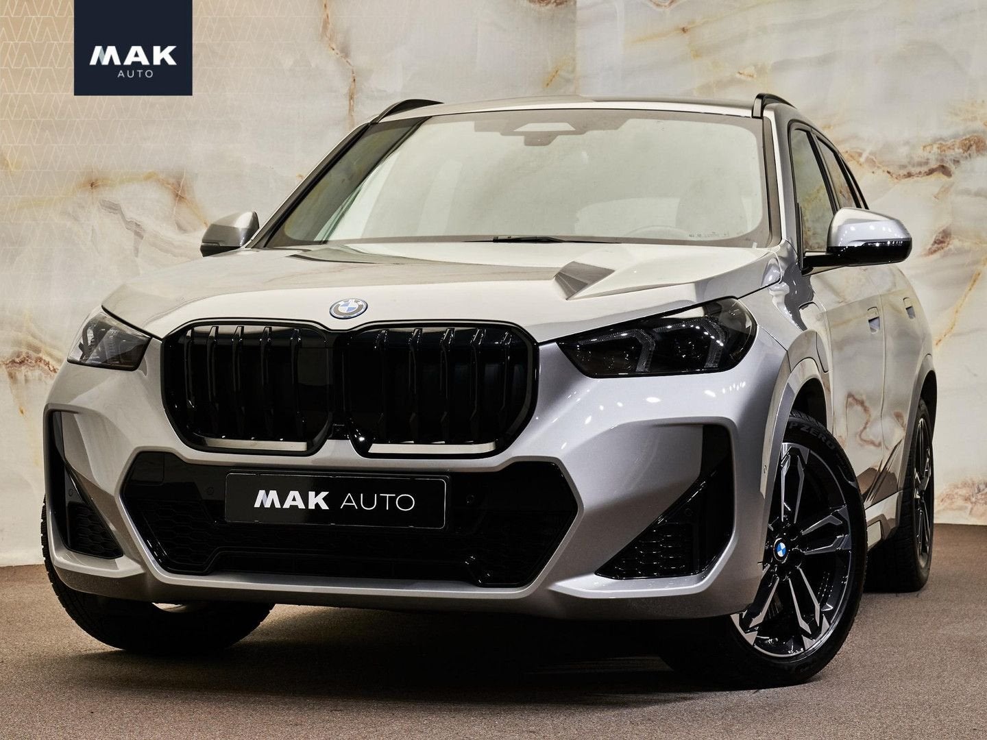 BMW X1 xDrive25e M Sport Pro , 360 appareil photo 19", massa, Autos, X1, Argent ou Gris, Achat, 16 kWh