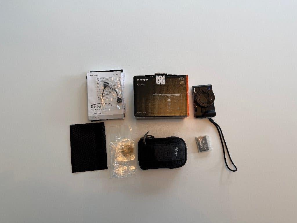 Sony RX100 VI (M6) + extra accu & Lowepro etui, Ophalen, Zo goed als nieuw, Compactcamera, Sony