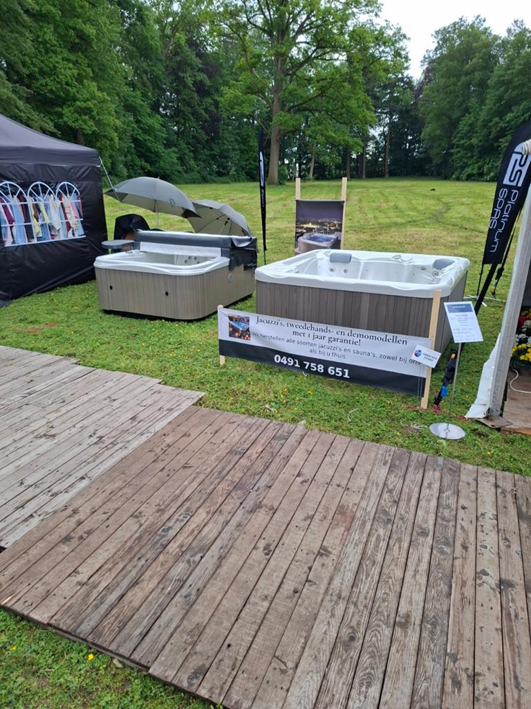 Jacuzzi installé gratuitement., Enlèvement ou Envoi