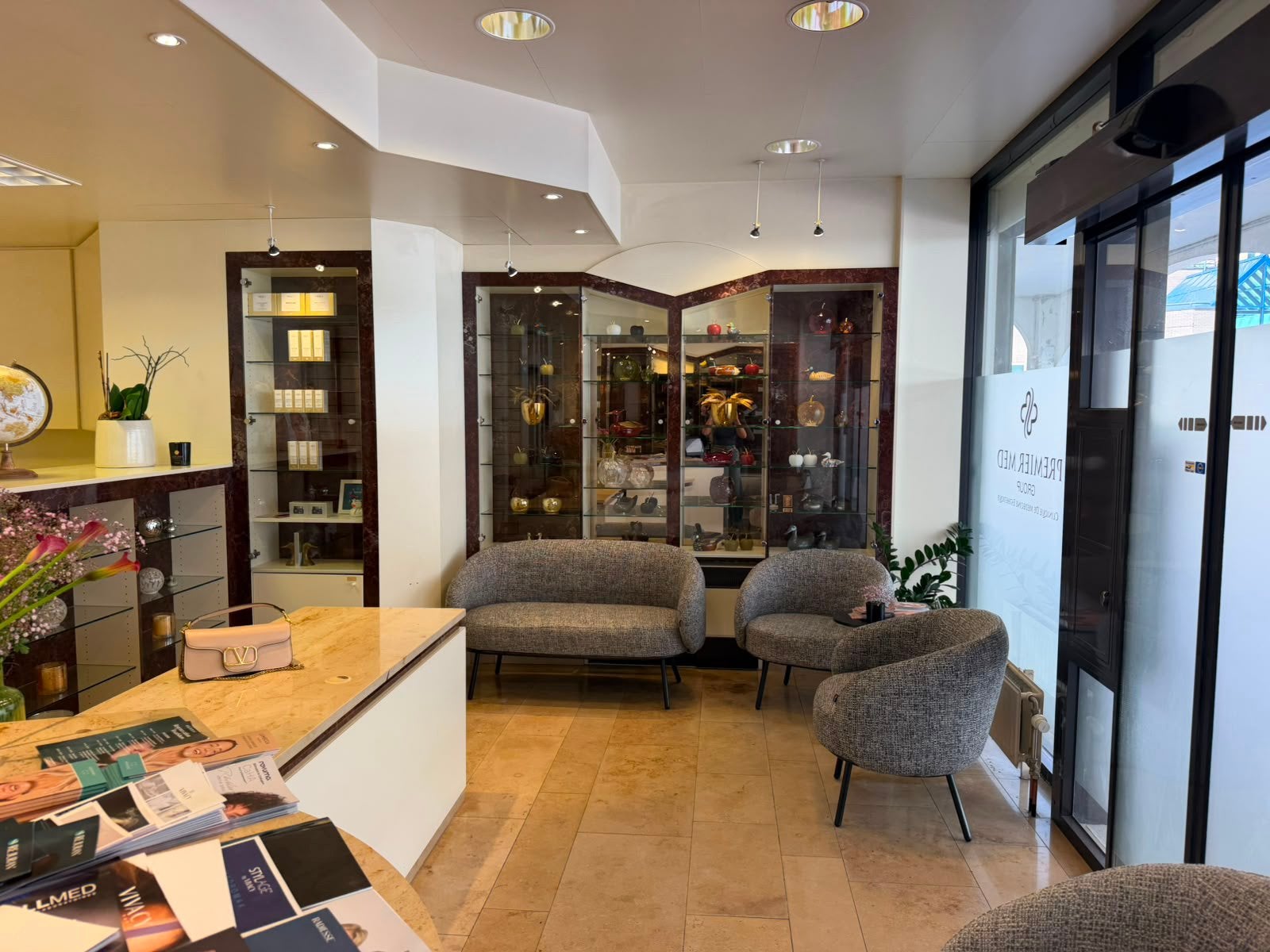 À vendre commerce: Centre médico-esthétique clé en main,, Tot 200 m², 2 kamers, Verkoop zonder makelaar, Brussel