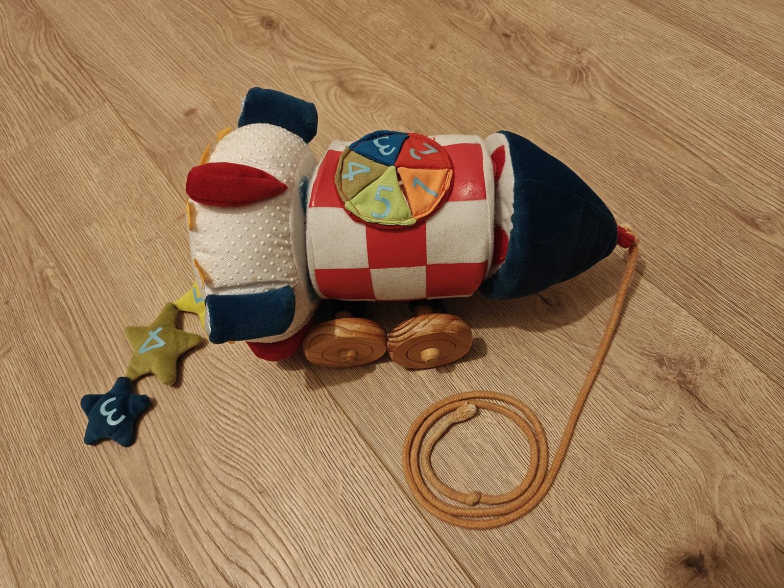 Trekspeeltje in de vorm van een raket, Kinderen en Baby's, Ophalen, Zo goed als nieuw
