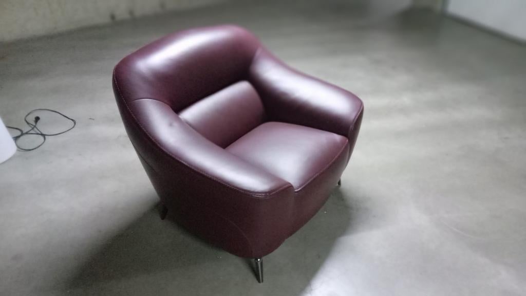Nieuwe eenzit in bordeaux leer, Huis en Inrichting, Fauteuils, Ophalen, Nieuw, 100 tot 125 cm, Leer